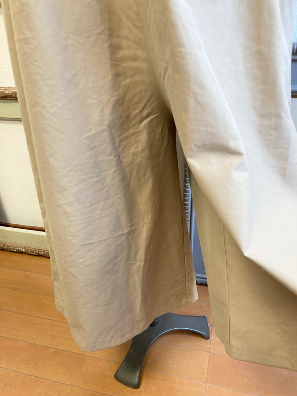 促銷價 Easy 背帶褲❤️ 無袖 8/4 長寬背帶褲 米色（尺寸 L） 第7張的照片