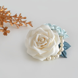 薔薇✤コサージュ «薄水≫ つまみ細工 髪飾り 卒業式 入学式 入園式