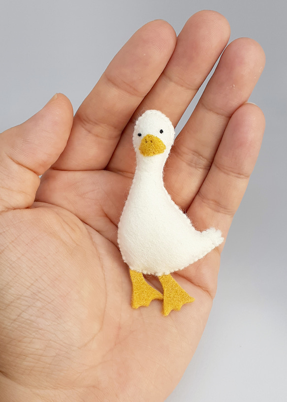 フェルトマスコット 刺繍 ブローチ アヒル ブローチ おぢ 通販