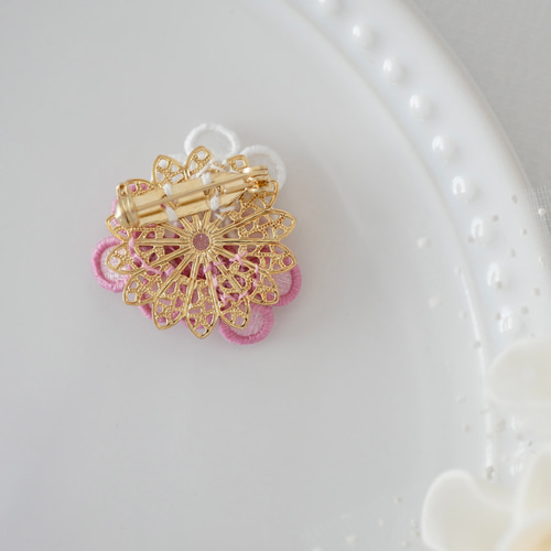 う*ん様 花のブローチ eade44161da86bea05f1881190b493