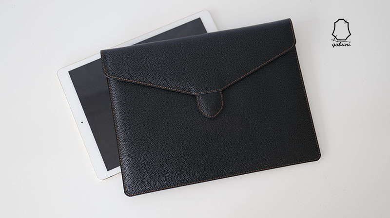 [衝撃吸収] tpu ケースをつけたまま収納できる クッション iPad ケース 本革 キャビア スキン