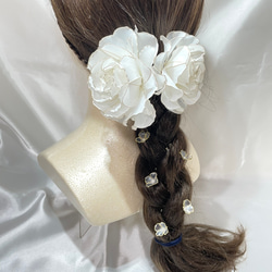 アメリカンフラワー　薔薇の髪飾り　白　　前撮り 1枚目の画像