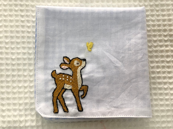 コットンの刺繍ハンカチ☆バンビ 2枚目の画像