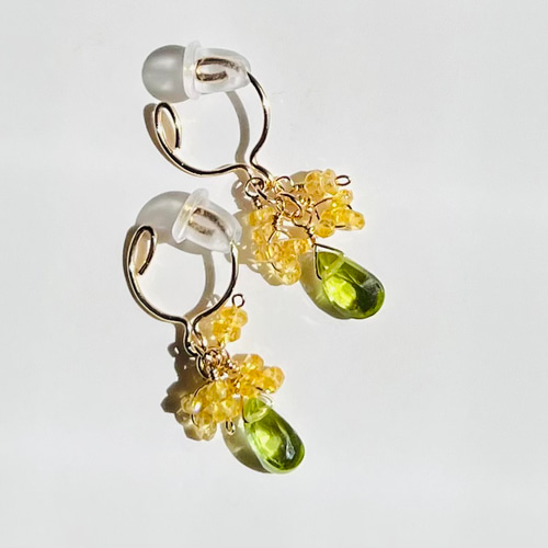 K18イエローサファイア&ペリドットピアス