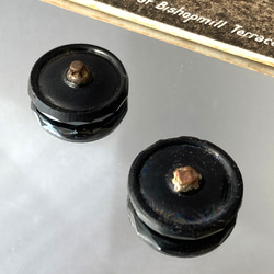 【送料無料】2個 1930年代 チェコ製 アンティーク ヴィンテージ 黒ガラスボタン 素材 [EY8500D] 4枚目の画像