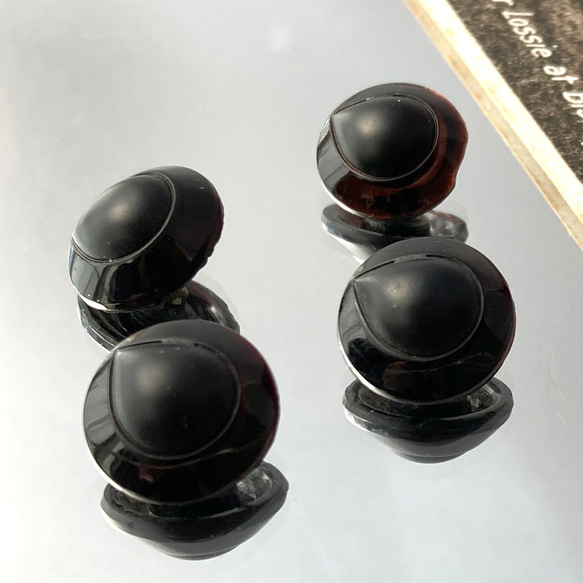【送料無料】4個 1930年代 チェコ製 アンティーク ヴィンテージ 黒ガラスボタン 素材 [EY8500G] 4枚目の画像
