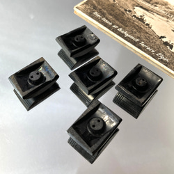 【送料無料】5個 1930年代 チェコ製 アンティーク ヴィンテージ 黒ガラスボタン 素材 [EY8500J] 5枚目の画像