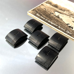 【送料無料】5個 1930年代 チェコ製 アンティーク ヴィンテージ 黒ガラスボタン 素材 [EY8500J] 1枚目の画像