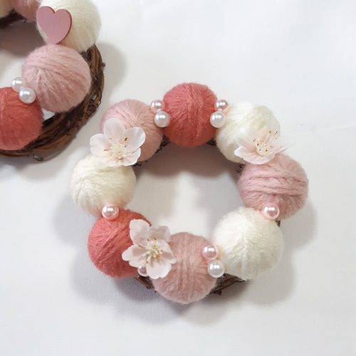 ふんわりピンクのニットリース(ミニサイズ) おまとめ割引有  