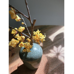 ✿【 粘土置物《特価品!!》】お部屋がパっと明るくなる「黄色い春の兆し」ロウバイの花枝 NO.01 ／ 花瓶付き 13枚目の画像