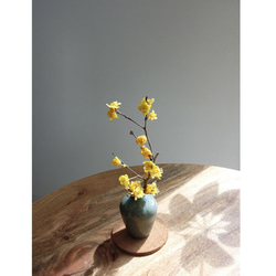 ✿【 粘土置物《特価品!!》】お部屋がパっと明るくなる「黄色い春の兆し」ロウバイの花枝 NO.01 ／ 花瓶付き 6枚目の画像