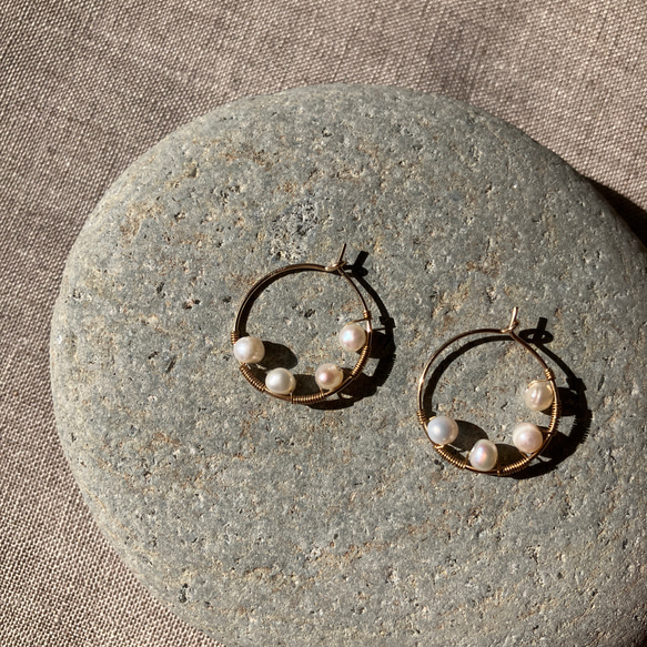 Freshwater Pearl Hoop Earrings 1枚目の画像