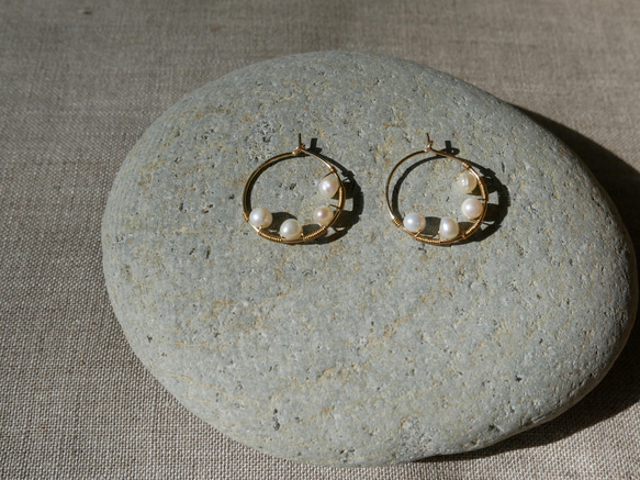 Freshwater Pearl Hoop Earrings 2枚目の画像