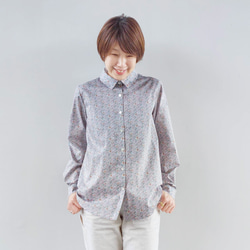 【送料無料】リバティプリント《スタンダードシャツ》ジュディ（ミスティブルー）長袖　Ｌサイズ　ブラウス　綿　洋服 　大人服 2枚目の画像
