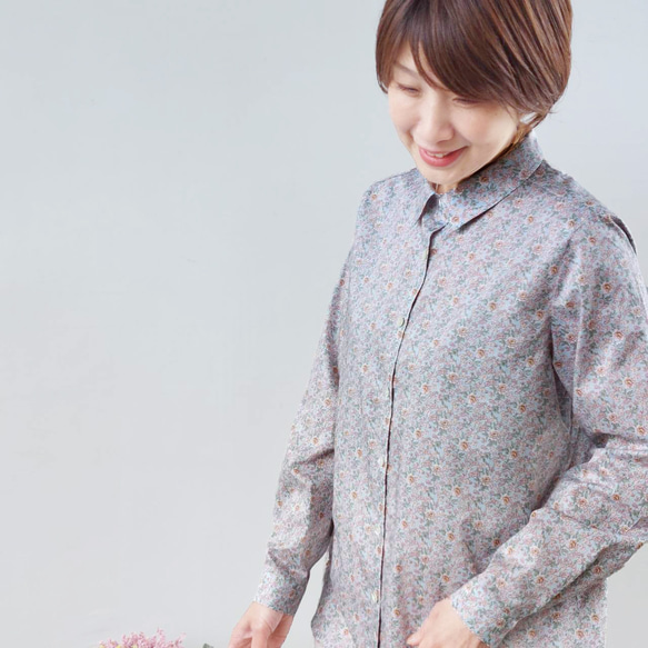 【送料無料】リバティプリント《スタンダードシャツ》ジュディ（ミスティブルー）長袖　Ｌサイズ　ブラウス　綿　洋服 　大人服 9枚目の画像