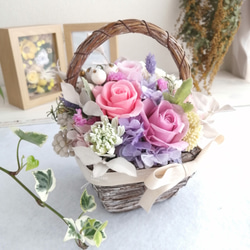 【かごバスケット♪】プリザーブドフラワーのフラワーバスケット(ピンク)　お花の贈り物　お祝い　ギフト　プレゼント　母の日 1枚目の画像