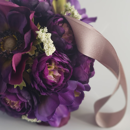 【造花】結婚式　紫と白のカラーローズと胡蝶蘭のブーケ 胡蝶蘭の大人色ブーケ | ウェディングブーケ専門店 plump 幸せの