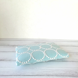 ミナペルホネンtamburin刺繍リネン,L型ラウンドマルチケース/light blue×ivory 6枚目の画像