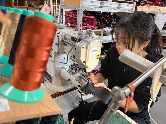 ランドセルリメイク 長財布・折財布セット ミニミニランドセル付き | 内側にヌメ革・スキミング防止素材を使用 職人仕上げ 内側にヌメ革 スキミング防止素材を使用 リール付きキーホルダ ランドセルリメイク申込確認書 をご確認および必要事項をご記入のうえ ランドセルの中に入れ ランドセルにセロテープ等で貼らないでください 弊社へ送付してください ”ご注文前”に 質問する からお問い合わせください 全かぶせ 内寸