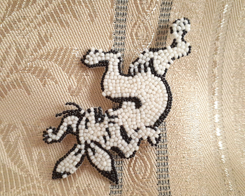 【ニュイ】オートクチュール刺繍　おばけ・ouiブローチ ブローチ おばけ ニュイ】オートクチュール刺繍 おばけ・oui