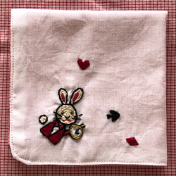 コットンの刺繍ハンカチ☆アリスのうさぎ 3枚目の画像