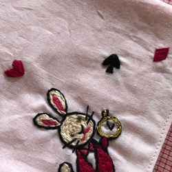 コットンの刺繍ハンカチ☆アリスのうさぎ 4枚目の画像