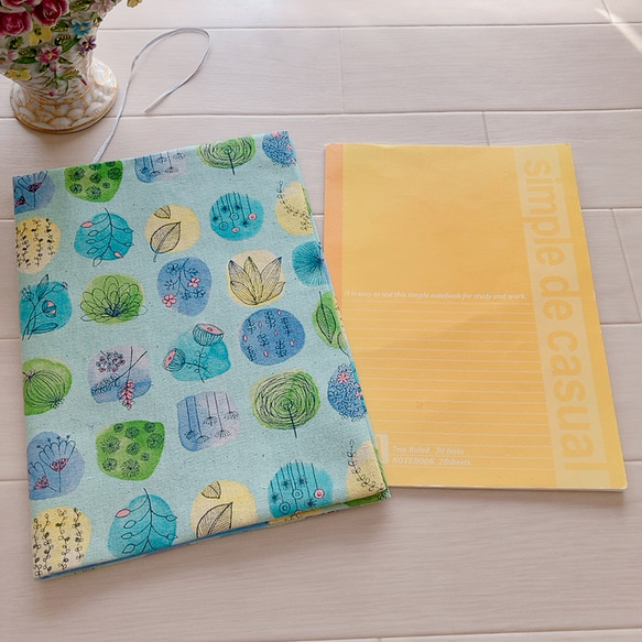 【B5サイズ用】北欧 水色　草花のかけら 教科書・ノートカバー・ブックカバー 4枚目の画像