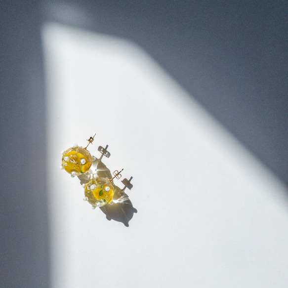 popuron ~mimosa~ /お花のピアス (イヤリング変更可能) ミモザ 1粒ピアス 樹脂 母の日 誕生日 4枚目の画像