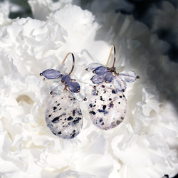 由苔石英、海藍寶石和堇青石製成的春季野花耳環 ~ Armelle 第8張的照片