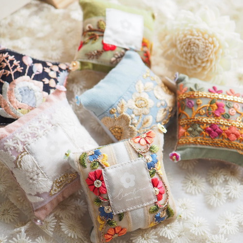 インド刺繍のピンクッション ポーチ BAMBINA / coike 通販