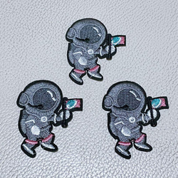 261.宇宙飛行士刺繡アイロンワッペン3枚セット 1枚目の画像