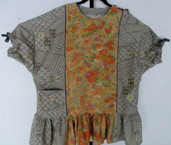 ６９８８　花柄の着物で作ったプルオーバー　＃送料無料 7枚目の画像