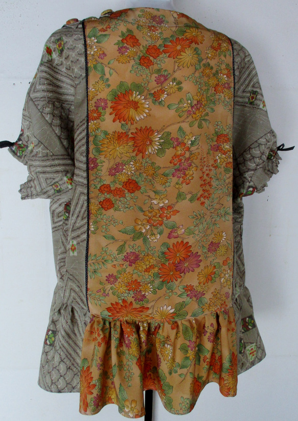 ６９８８　花柄の着物で作ったプルオーバー　＃送料無料 3枚目の画像