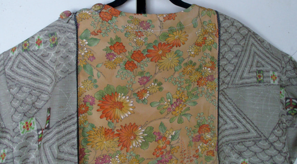 ６９８８　花柄の着物で作ったプルオーバー　＃送料無料 9枚目の画像