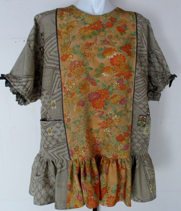 ６９８８　花柄の着物で作ったプルオーバー　＃送料無料 1枚目の画像