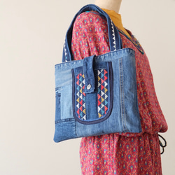 デニムリメイクバックM お花し刺繍ニコちゃん デニムリメイクバックM お花し刺繍ニコちゃん デニムリメイクバッグ