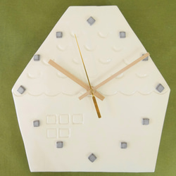 陶器 壁掛け時計 家 卯の花色】おしゃれ ナチュラル 時計 贈り物