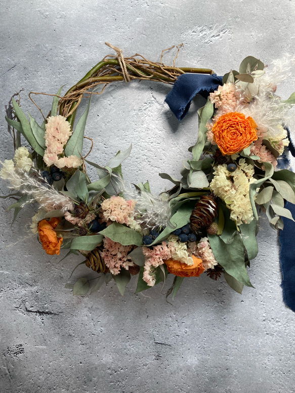 優しいオレンジのラナンキュラスリース 母の日リース 春リース 造花 玄関❣️ 優しいオレンジのラナンキュラスリース 母の日リース 春リース 造花