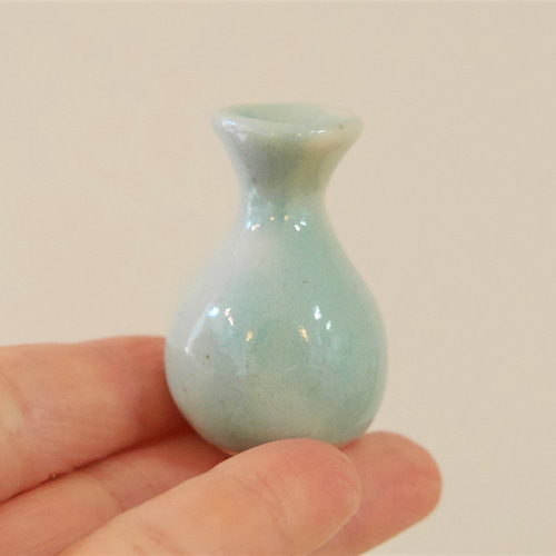 青と緑の陶器製ひょうたん花瓶 青と緑の陶器製ひょうたん花瓶