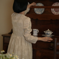 米白原色 法式復古暗紋提花亞麻棉洋裝 高腰長款茶歇連身裙 第10張的照片