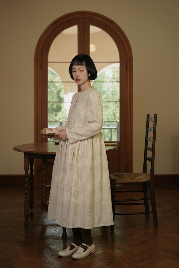 米白原色 法式復古暗紋提花亞麻棉洋裝 高腰長款茶歇連身裙 第19張的照片