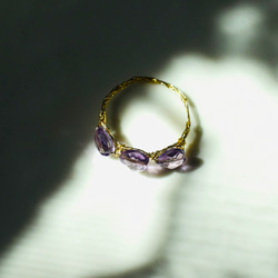 [K14gf] 紫水晶 3 個水平心形切割，繩編/鍍金戒指 第2張的照片