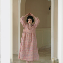 粉色泡泡格紋 復古甜美方領蘿莉洋裝 花邊拼接高腰腰帶連身裙 第12張的照片