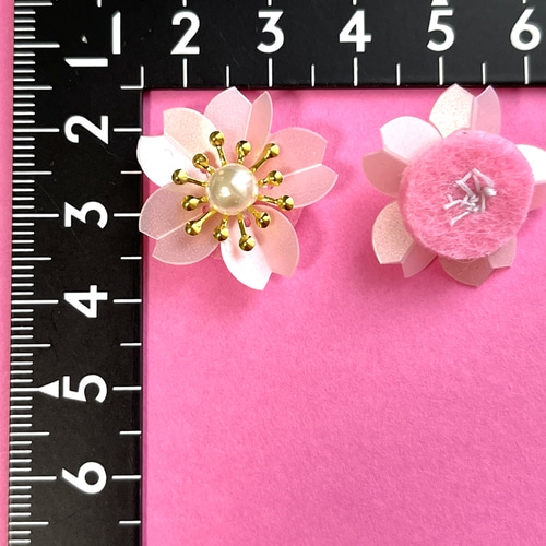 専用♡新品未使用 ベルギー購入 入手困難品 光をキャッチするお花装飾スリッポン M212/2個/桜 スパンコール刺繍カボション 貼り付けパーツ