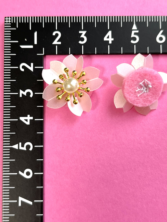 M212/2個/桜　スパンコール刺繍カボション　貼り付けパーツ 2枚目の画像