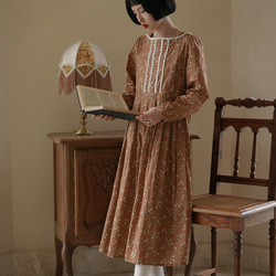 棕色花花 棉質親膚一字花邊拼接小方領洋裝 褶皺風琴日系連身裙 第13張的照片