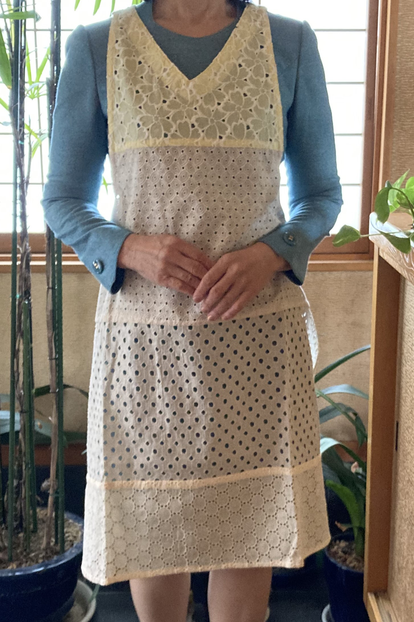 切替レースがオシャレなエレガントエプロン＃34