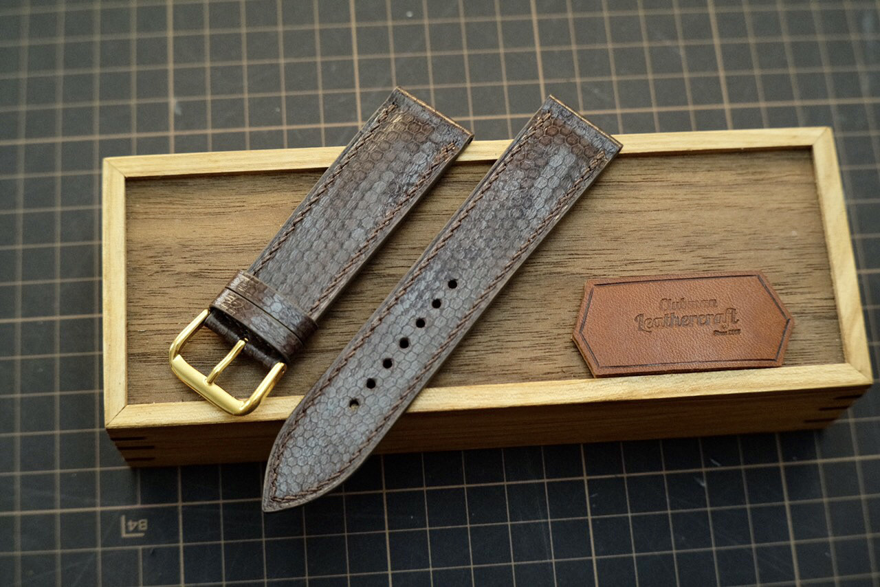 ウミヘビ革使用時計ベルトアップルウォッチ時計バンド