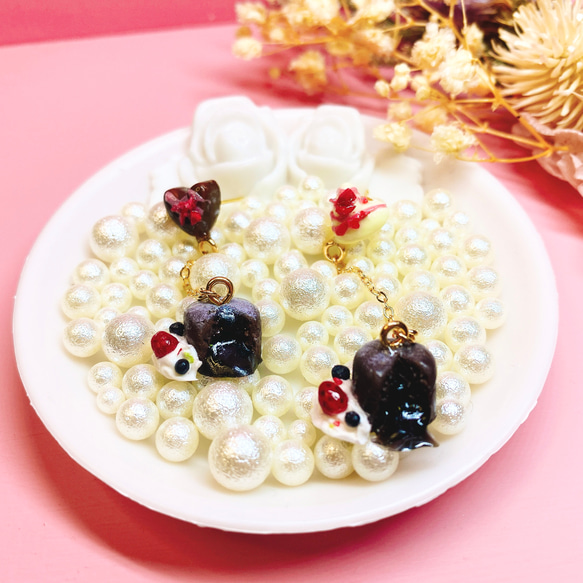 フォンダンショコラとチョコレートのピアス／イヤリング ピアス 