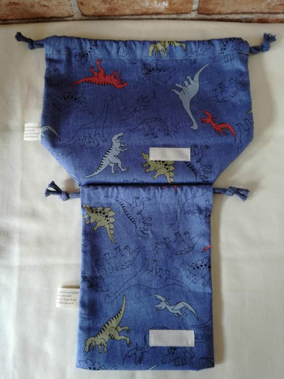 お弁当袋&コップ袋セット・恐竜柄(ブルー)【入園入学・男の子】 4枚目の画像